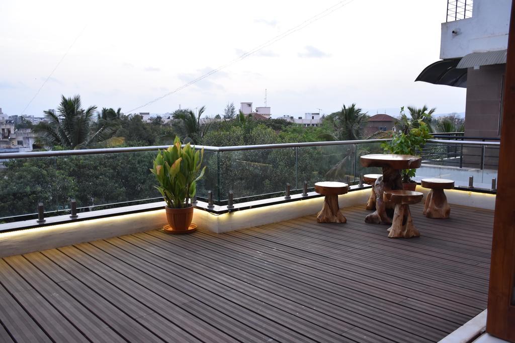 Gulmohar - Luxurious Penthouse Family Rooms كولهابور المظهر الخارجي الصورة