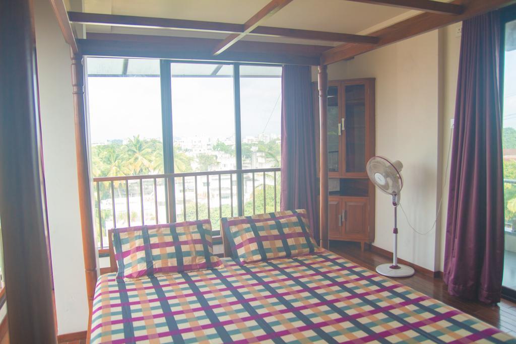 Gulmohar - Luxurious Penthouse Family Rooms كولهابور المظهر الخارجي الصورة